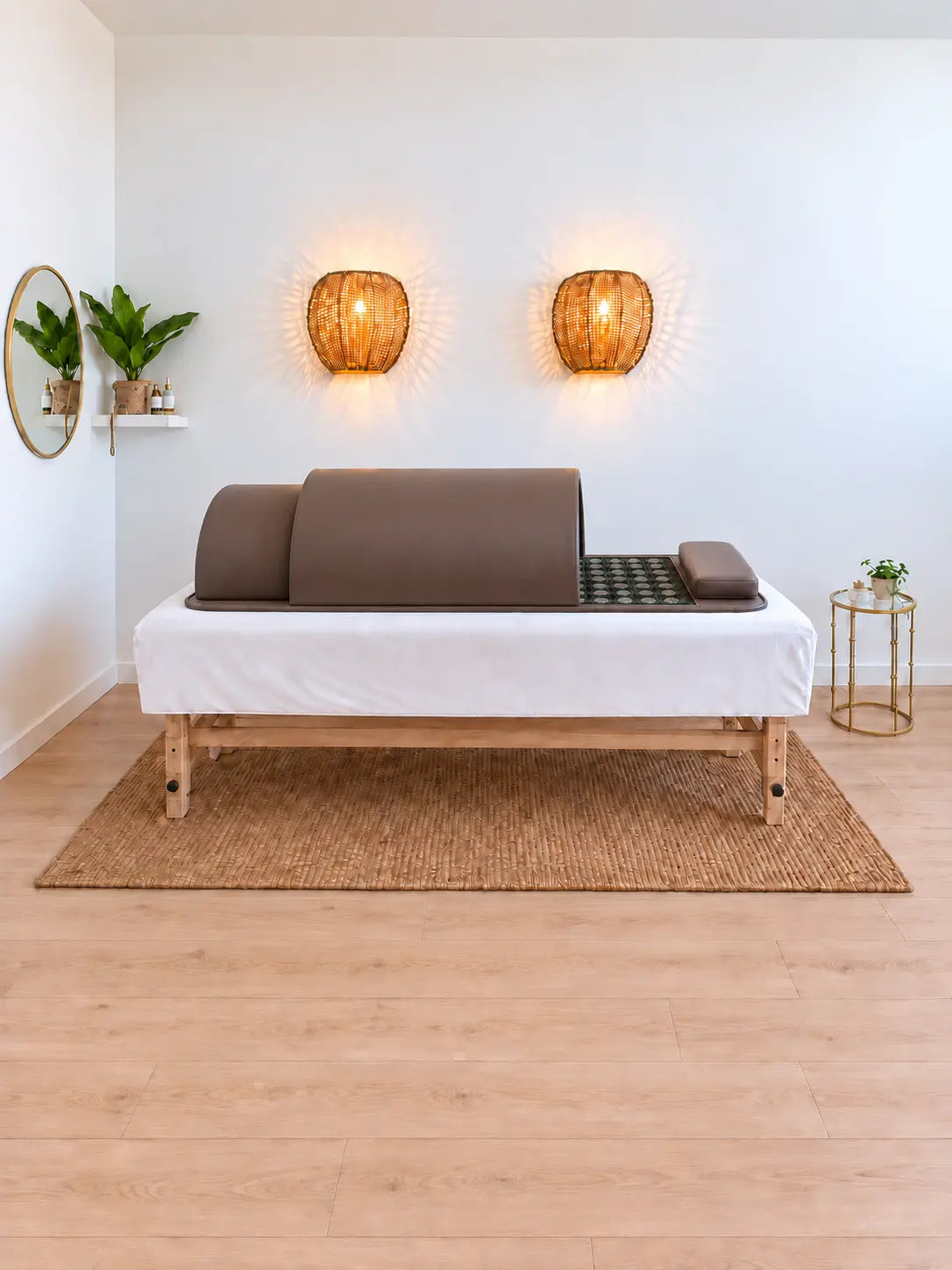Haruki Dôme marron chocolat vu de face dans une cabine head spa, avec ses deux modules, ses pierres de jade et son appui-tête
